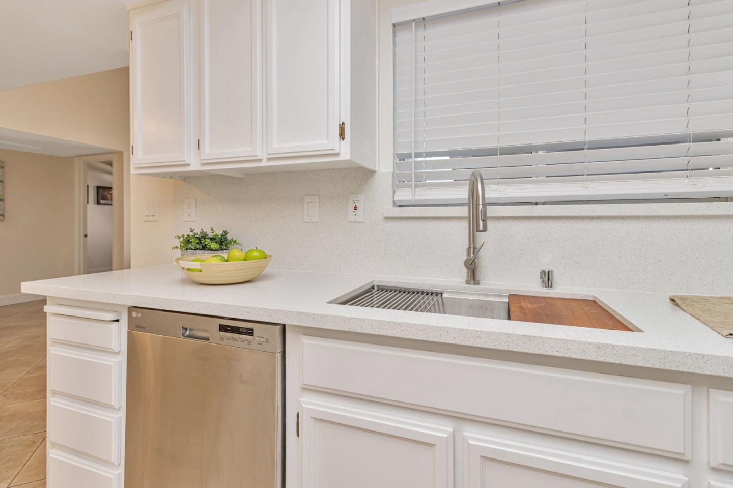 Detail Gallery Image 12 of 27 For 988 Summerplace Dr, San Jose,  CA 95122 - 2 Beds | 2 Baths