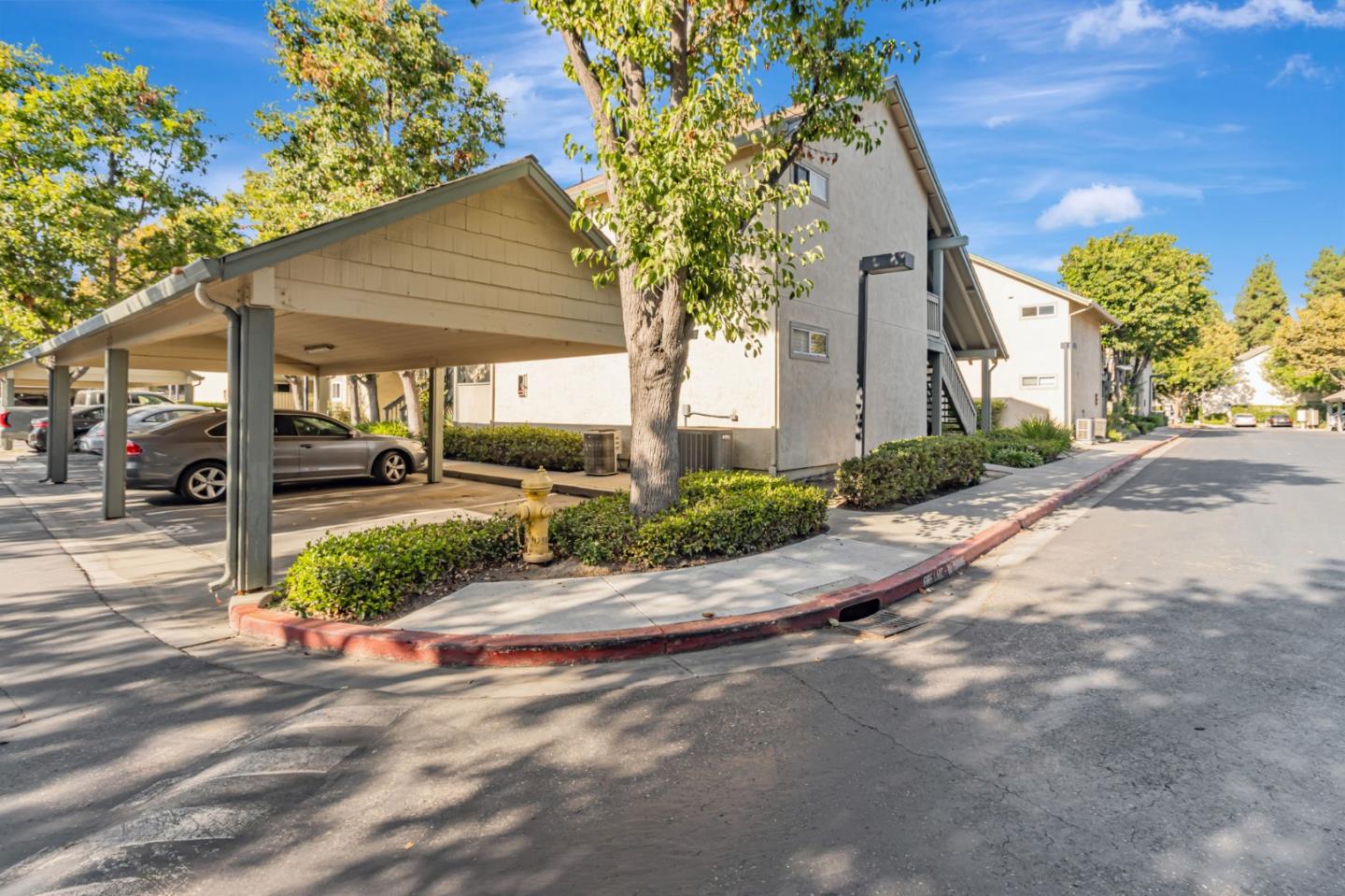 Detail Gallery Image 2 of 27 For 988 Summerplace Dr, San Jose,  CA 95122 - 2 Beds | 2 Baths