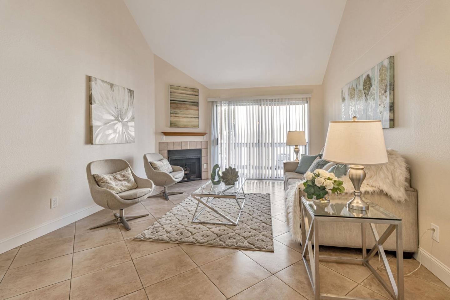 Detail Gallery Image 4 of 27 For 988 Summerplace Dr, San Jose,  CA 95122 - 2 Beds | 2 Baths