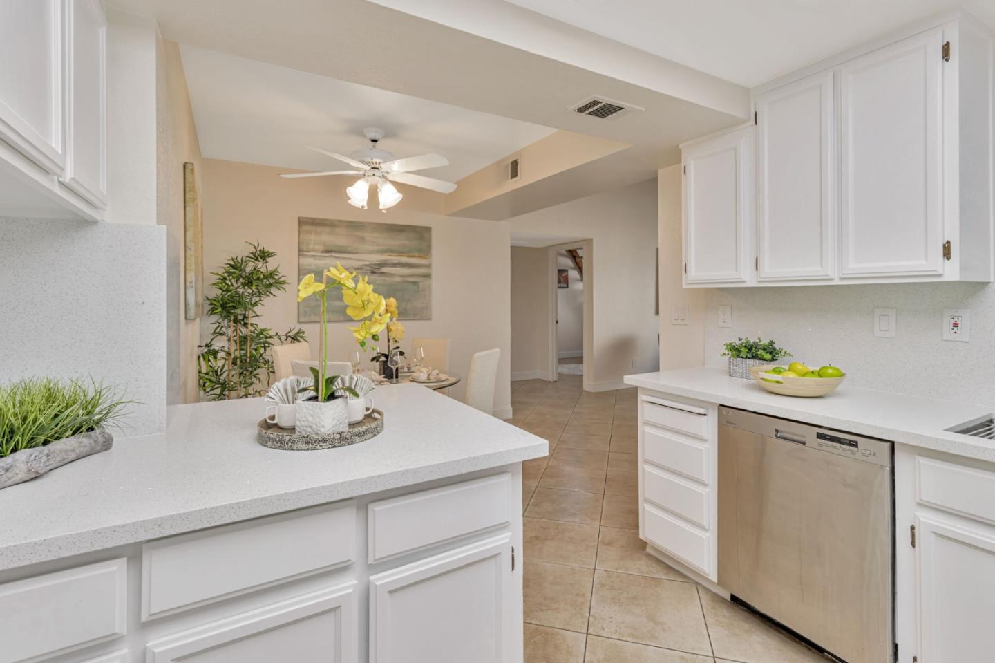 Detail Gallery Image 8 of 27 For 988 Summerplace Dr, San Jose,  CA 95122 - 2 Beds | 2 Baths