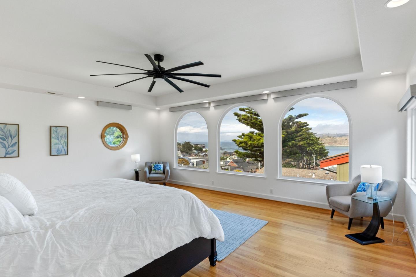 Detail Gallery Image 11 of 29 For 1439 Grand Ave, Pacifica,  CA 94044 - 4 Beds | 3 Baths