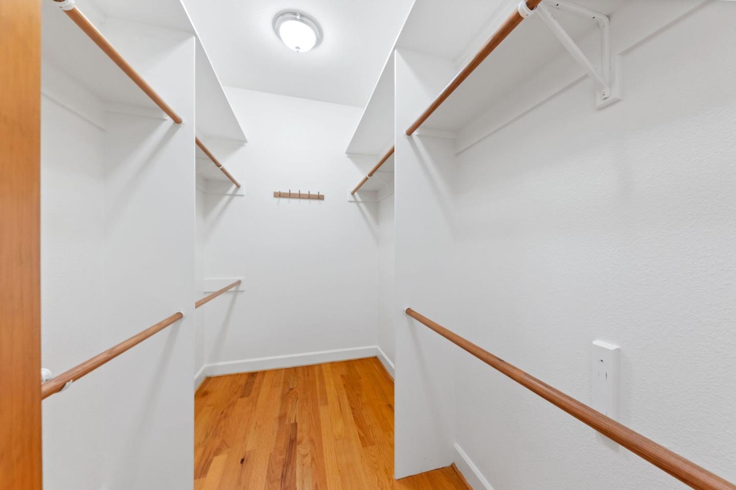 Detail Gallery Image 13 of 29 For 1439 Grand Ave, Pacifica,  CA 94044 - 4 Beds | 3 Baths