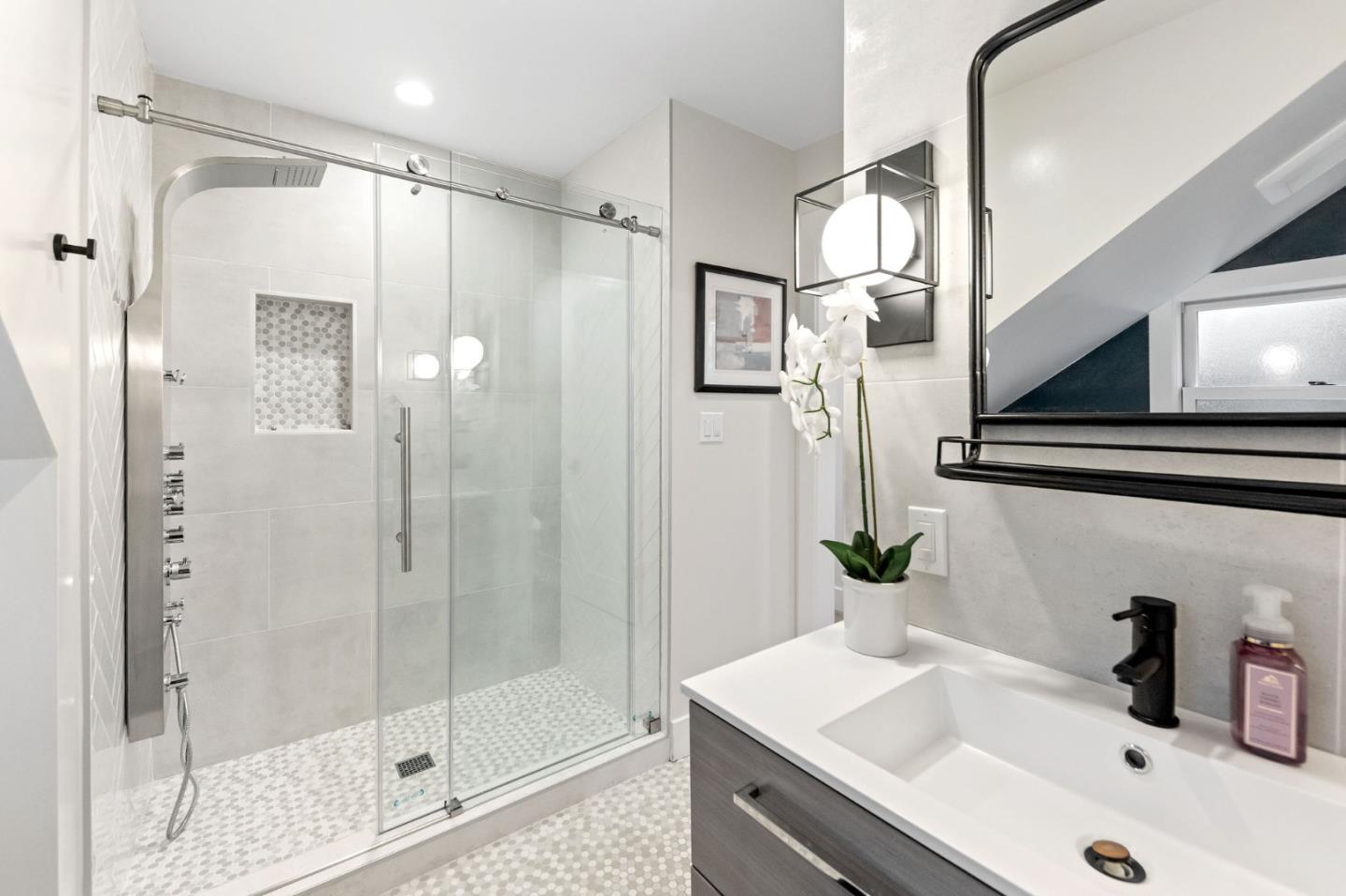 Detail Gallery Image 21 of 29 For 1439 Grand Ave, Pacifica,  CA 94044 - 4 Beds | 3 Baths