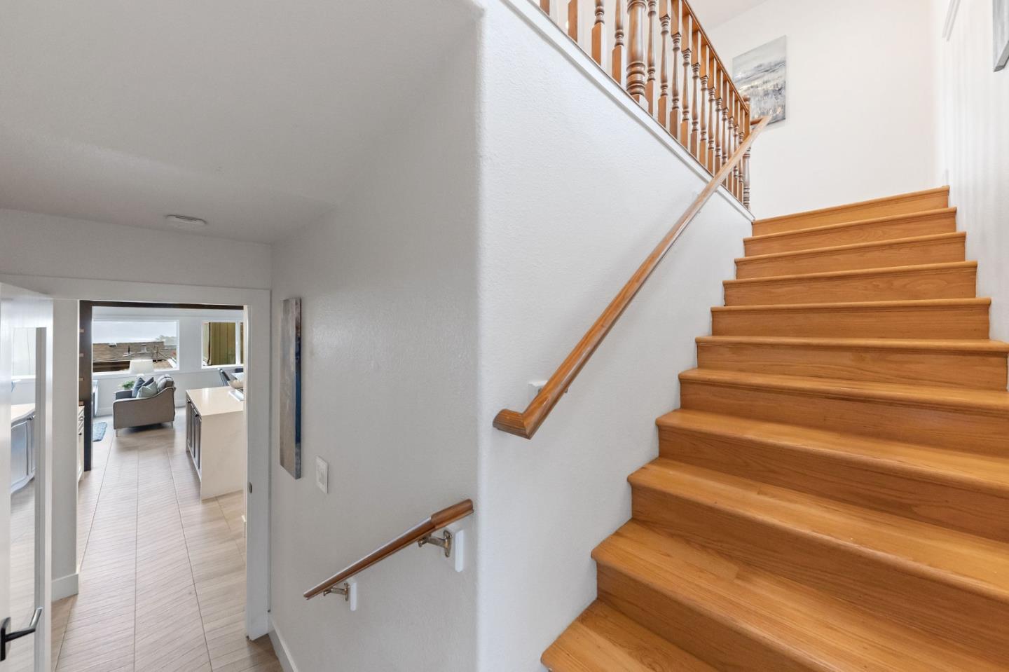 Detail Gallery Image 8 of 29 For 1439 Grand Ave, Pacifica,  CA 94044 - 4 Beds | 3 Baths
