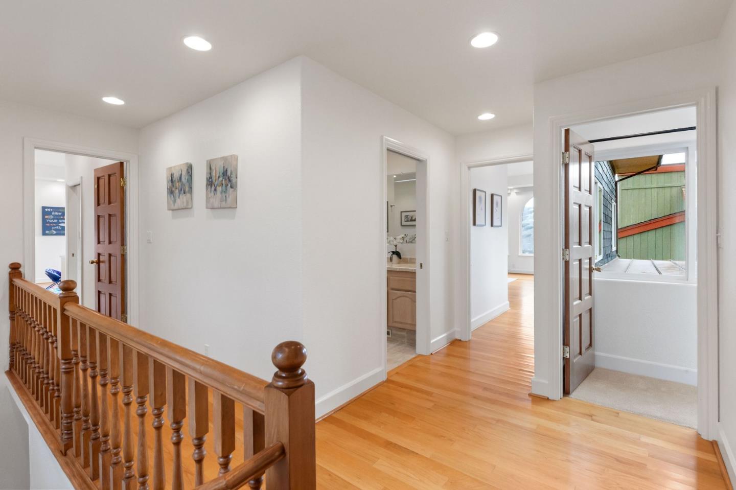 Detail Gallery Image 9 of 29 For 1439 Grand Ave, Pacifica,  CA 94044 - 4 Beds | 3 Baths