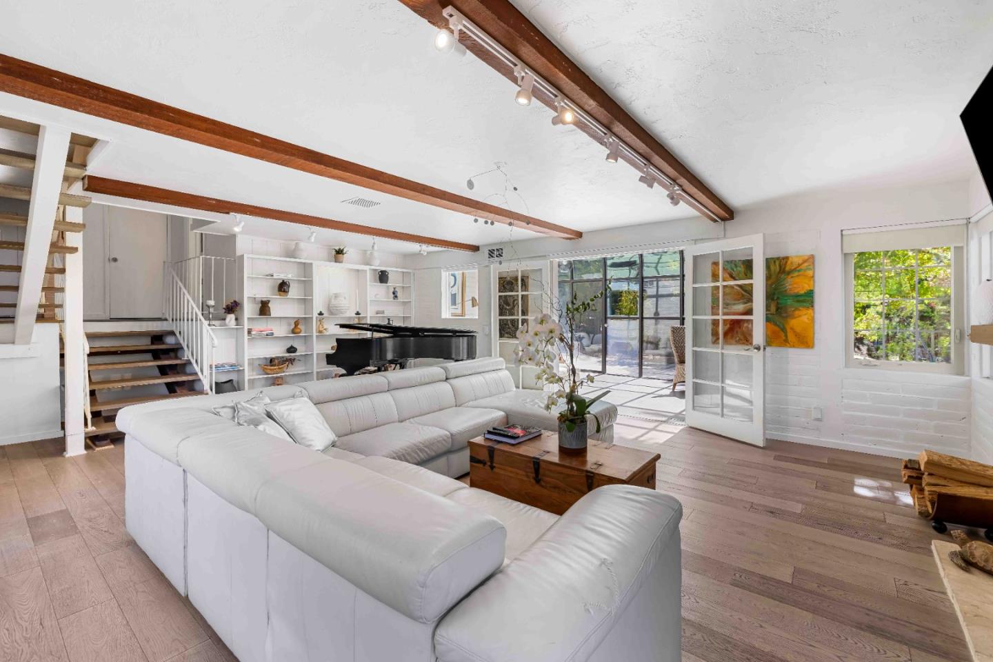 Detail Gallery Image 12 of 47 For 1268 Viscaino, Pebble Beach,  CA 93953 - 4 Beds | 3 Baths
