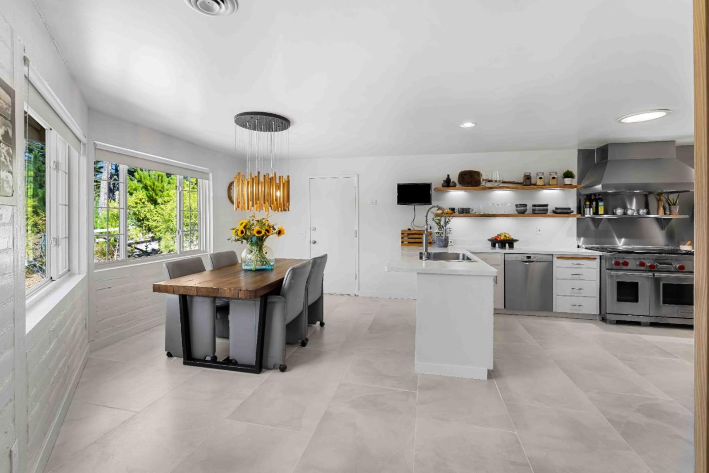 Detail Gallery Image 16 of 47 For 1268 Viscaino, Pebble Beach,  CA 93953 - 4 Beds | 3 Baths