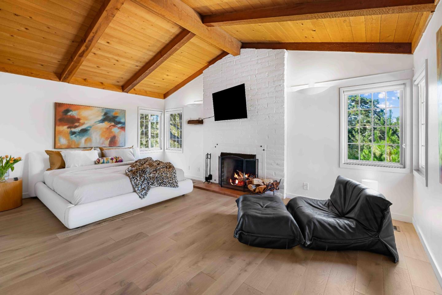 Detail Gallery Image 21 of 47 For 1268 Viscaino, Pebble Beach,  CA 93953 - 4 Beds | 3 Baths