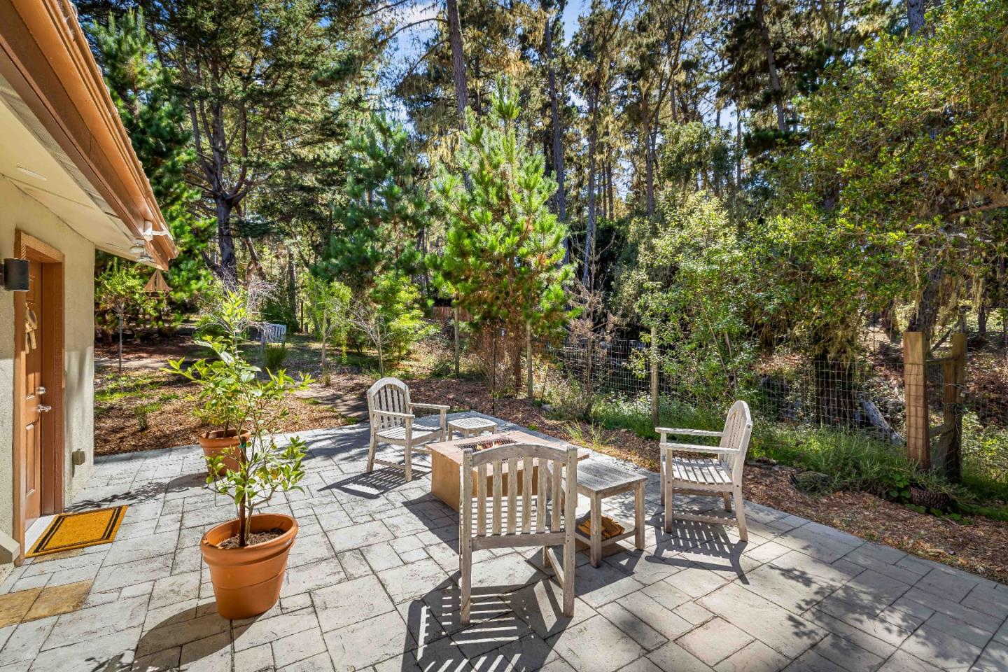 Detail Gallery Image 27 of 47 For 1268 Viscaino, Pebble Beach,  CA 93953 - 4 Beds | 3 Baths