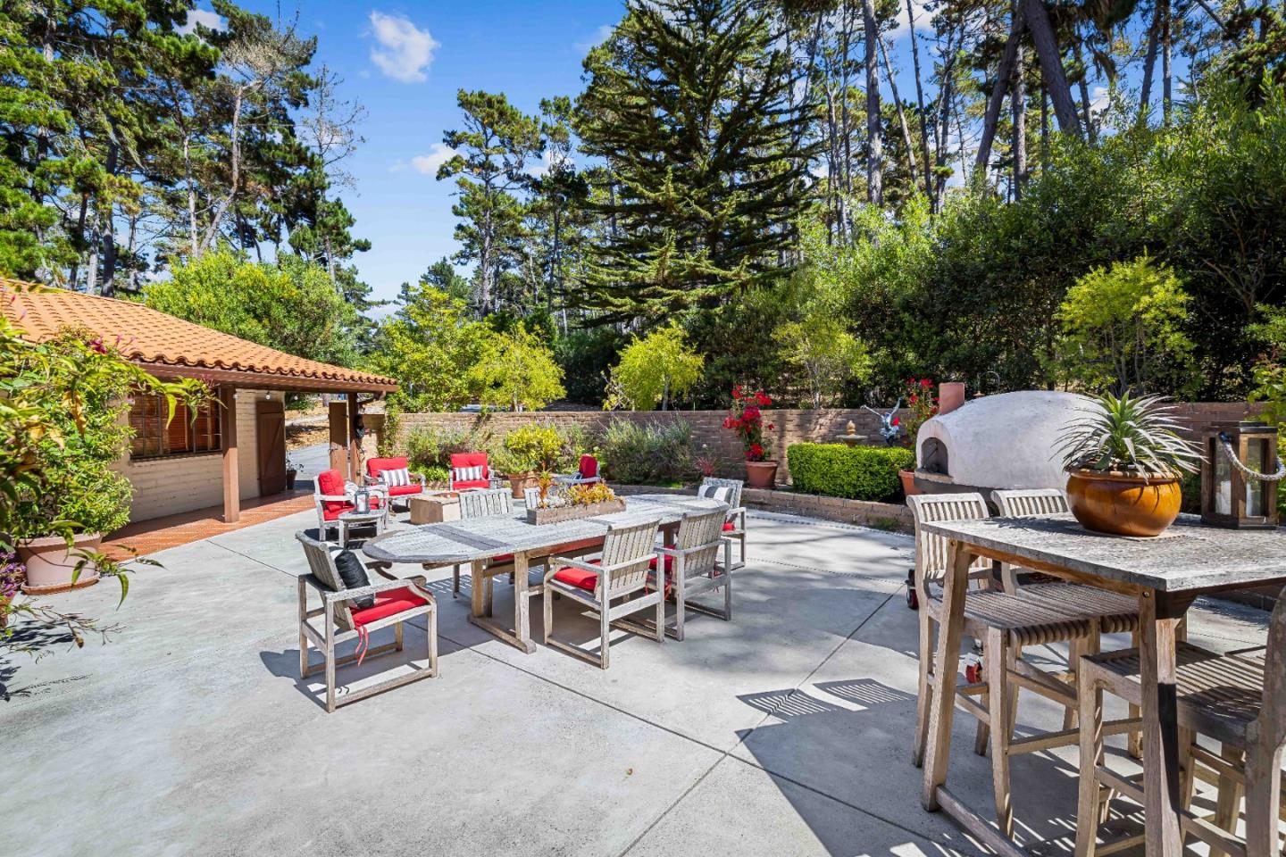 Detail Gallery Image 34 of 47 For 1268 Viscaino, Pebble Beach,  CA 93953 - 4 Beds | 3 Baths