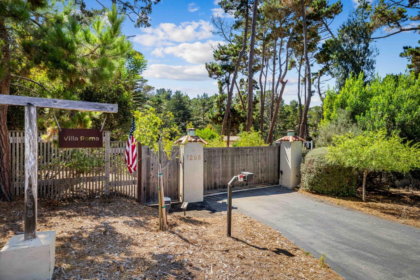 Detail Gallery Image 40 of 47 For 1268 Viscaino, Pebble Beach,  CA 93953 - 4 Beds | 3 Baths