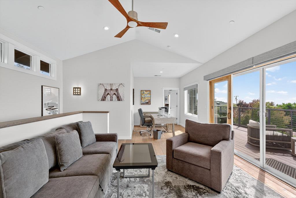 Detail Gallery Image 18 of 65 For 216 Martin Dr, Aptos,  CA 95003 - 3 Beds | 3/1 Baths