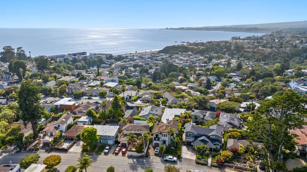 Detail Gallery Image 38 of 65 For 216 Martin Dr, Aptos,  CA 95003 - 3 Beds | 3/1 Baths