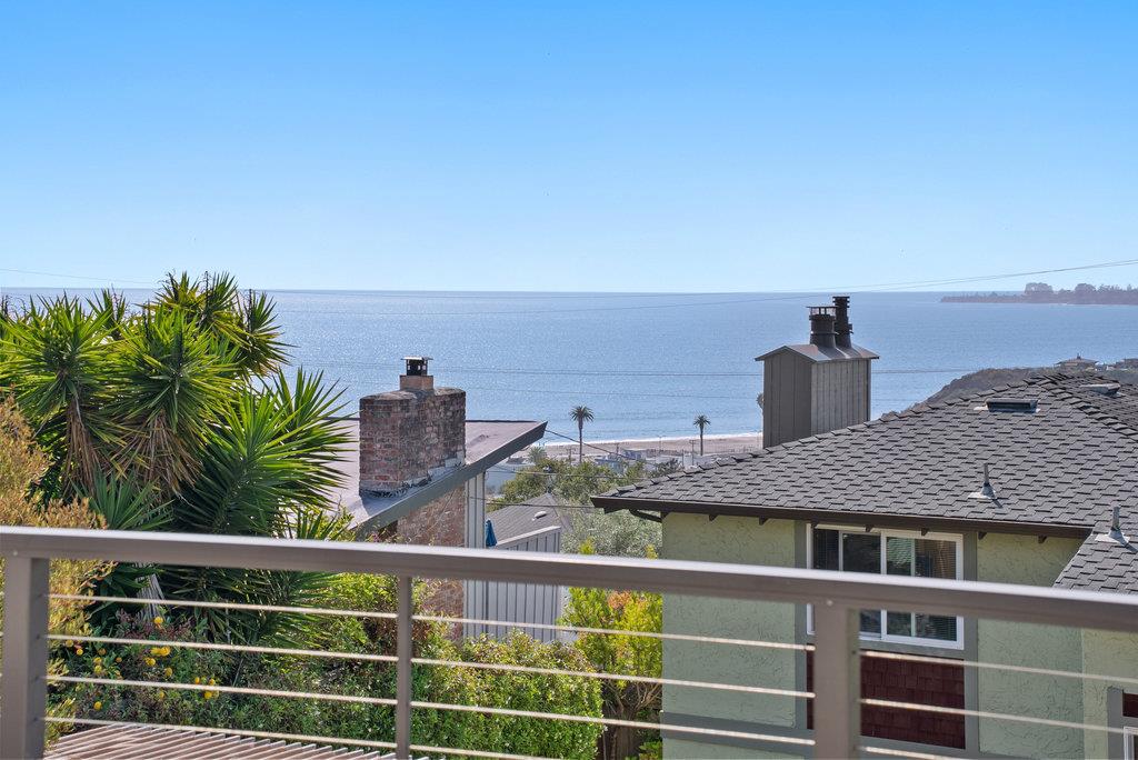 Detail Gallery Image 4 of 65 For 216 Martin Dr, Aptos,  CA 95003 - 3 Beds | 3/1 Baths