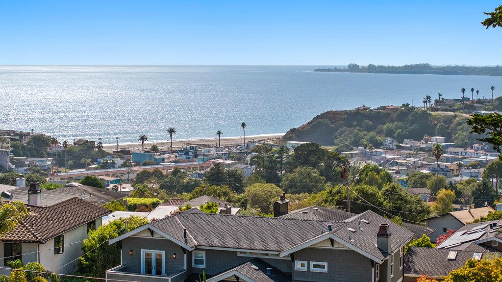 Detail Gallery Image 5 of 65 For 216 Martin Dr, Aptos,  CA 95003 - 3 Beds | 3/1 Baths
