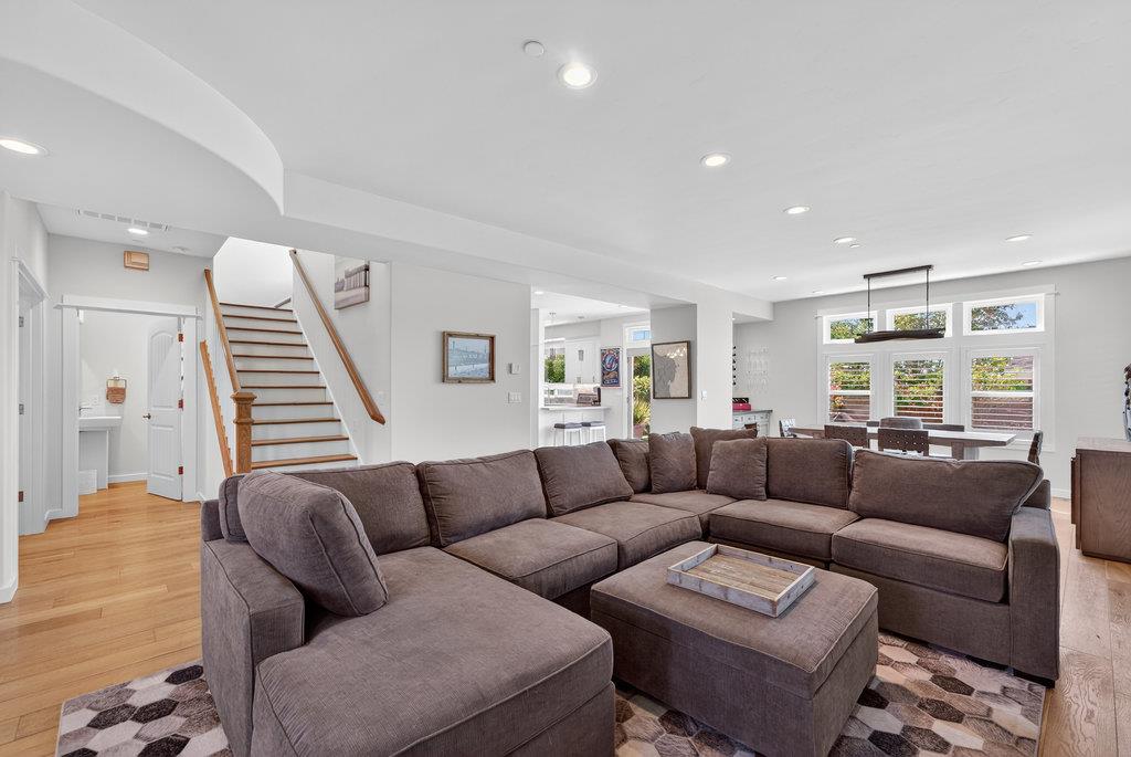 Detail Gallery Image 9 of 65 For 216 Martin Dr, Aptos,  CA 95003 - 3 Beds | 3/1 Baths