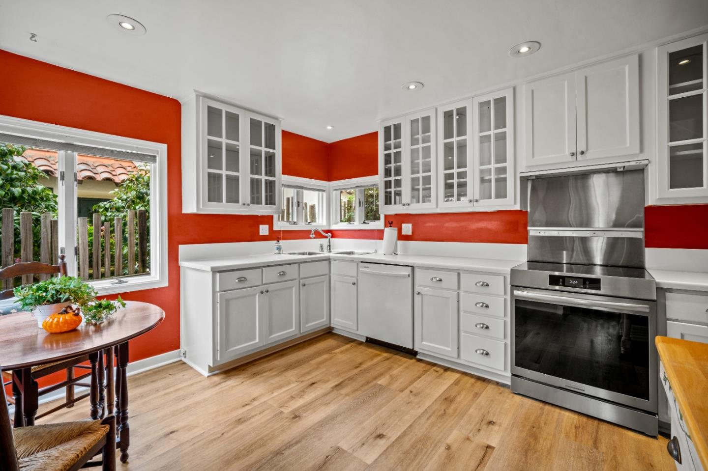 Detail Gallery Image 6 of 21 For 0 San Antonio 3 Se Ocean, Carmel,  CA 93923 - 3 Beds | 2 Baths