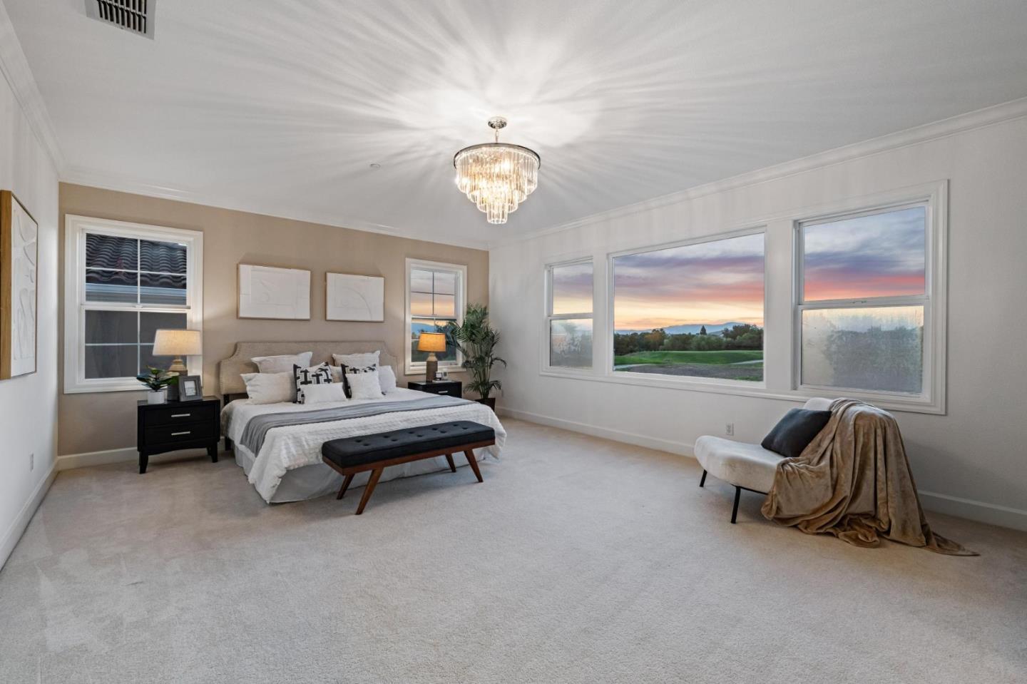 Detail Gallery Image 11 of 129 For 4986 Grayhawk Ct, Dublin,  CA 94568 - 5 Beds | 4/1 Baths