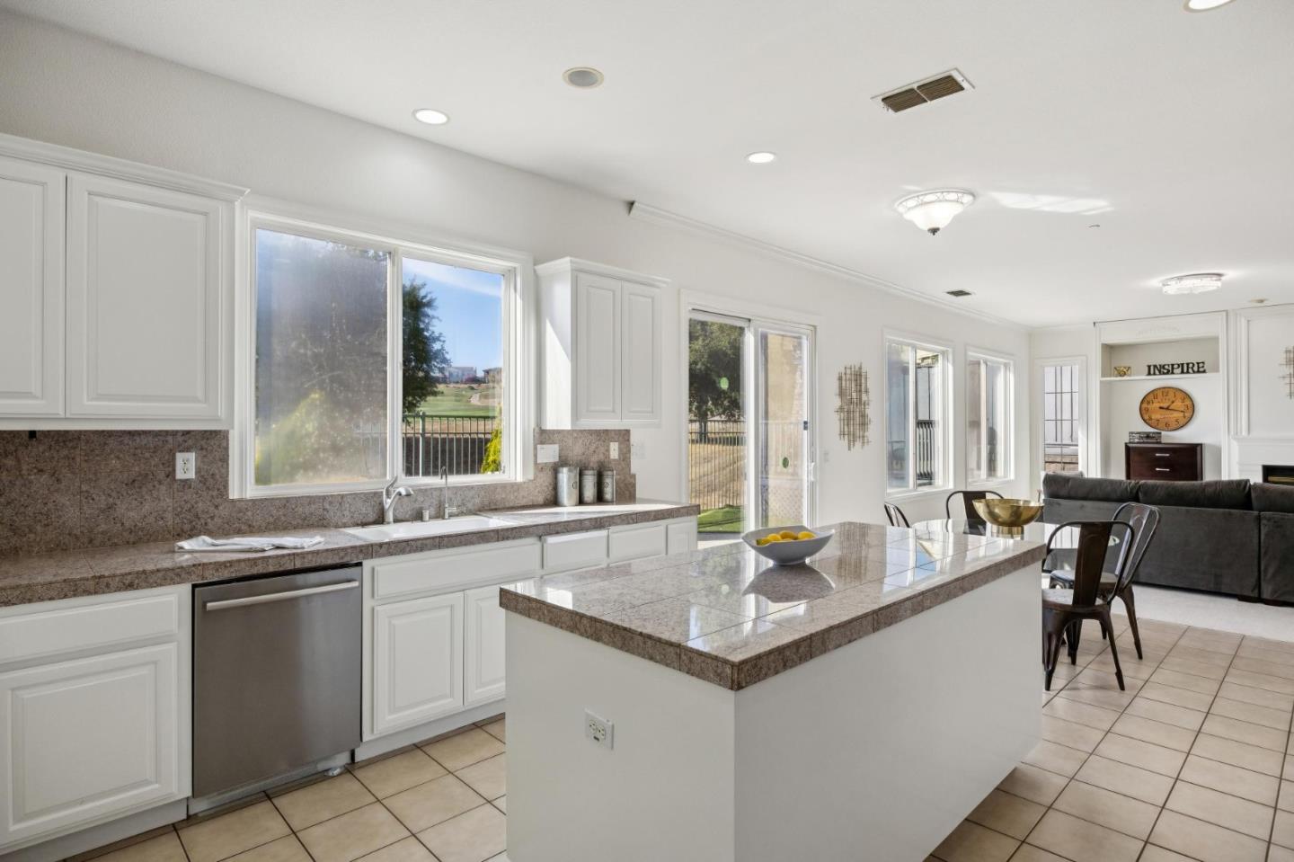 Detail Gallery Image 45 of 129 For 4986 Grayhawk Ct, Dublin,  CA 94568 - 5 Beds | 4/1 Baths