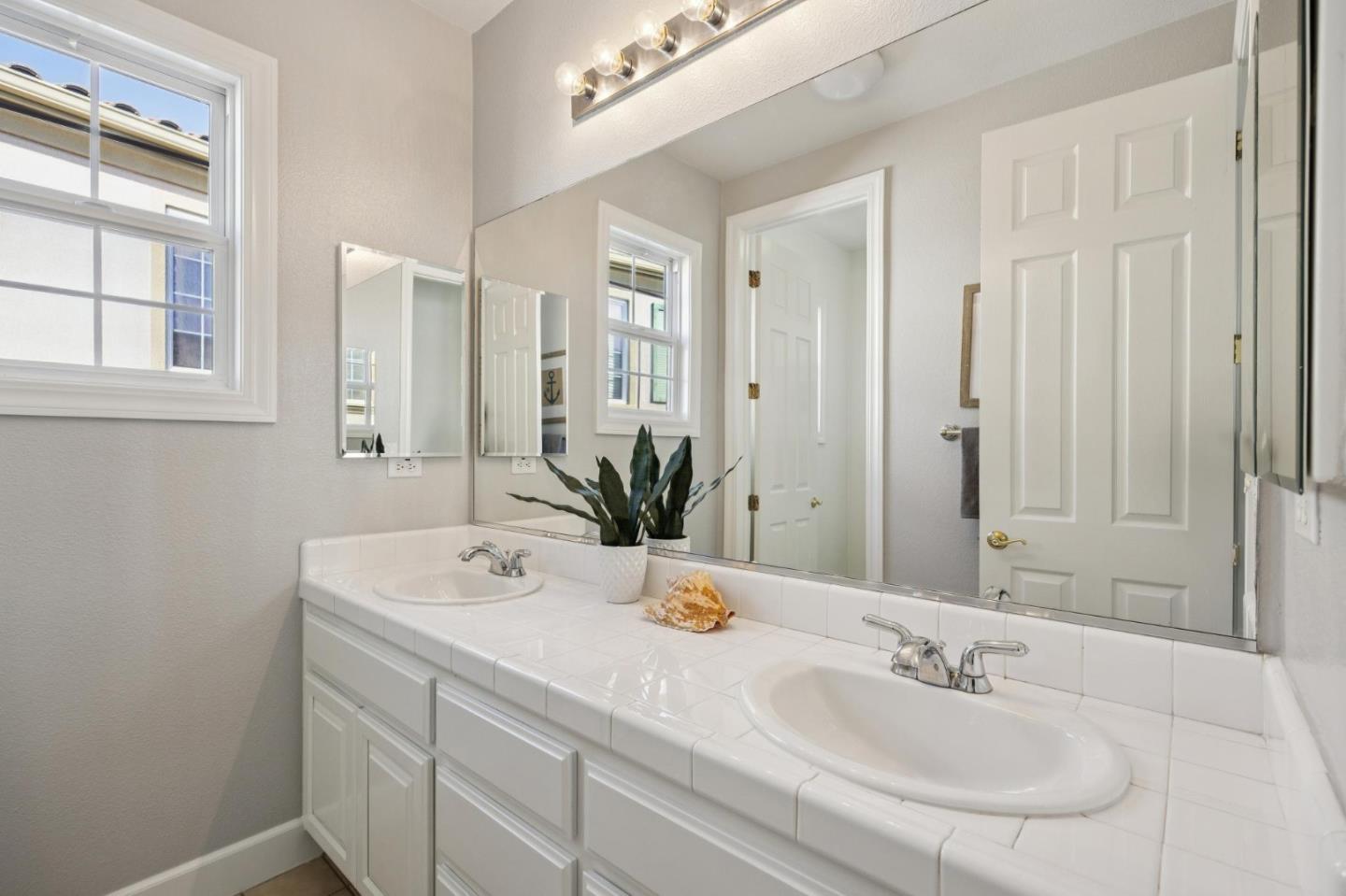 Detail Gallery Image 87 of 129 For 4986 Grayhawk Ct, Dublin,  CA 94568 - 5 Beds | 4/1 Baths