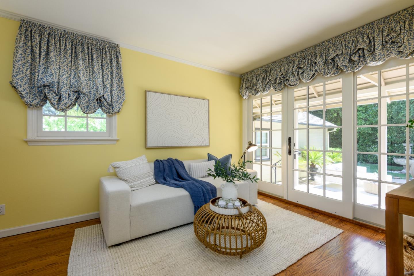 Detail Gallery Image 10 of 34 For 460 Olive St, Menlo Park,  CA 94025 - 3 Beds | 2 Baths