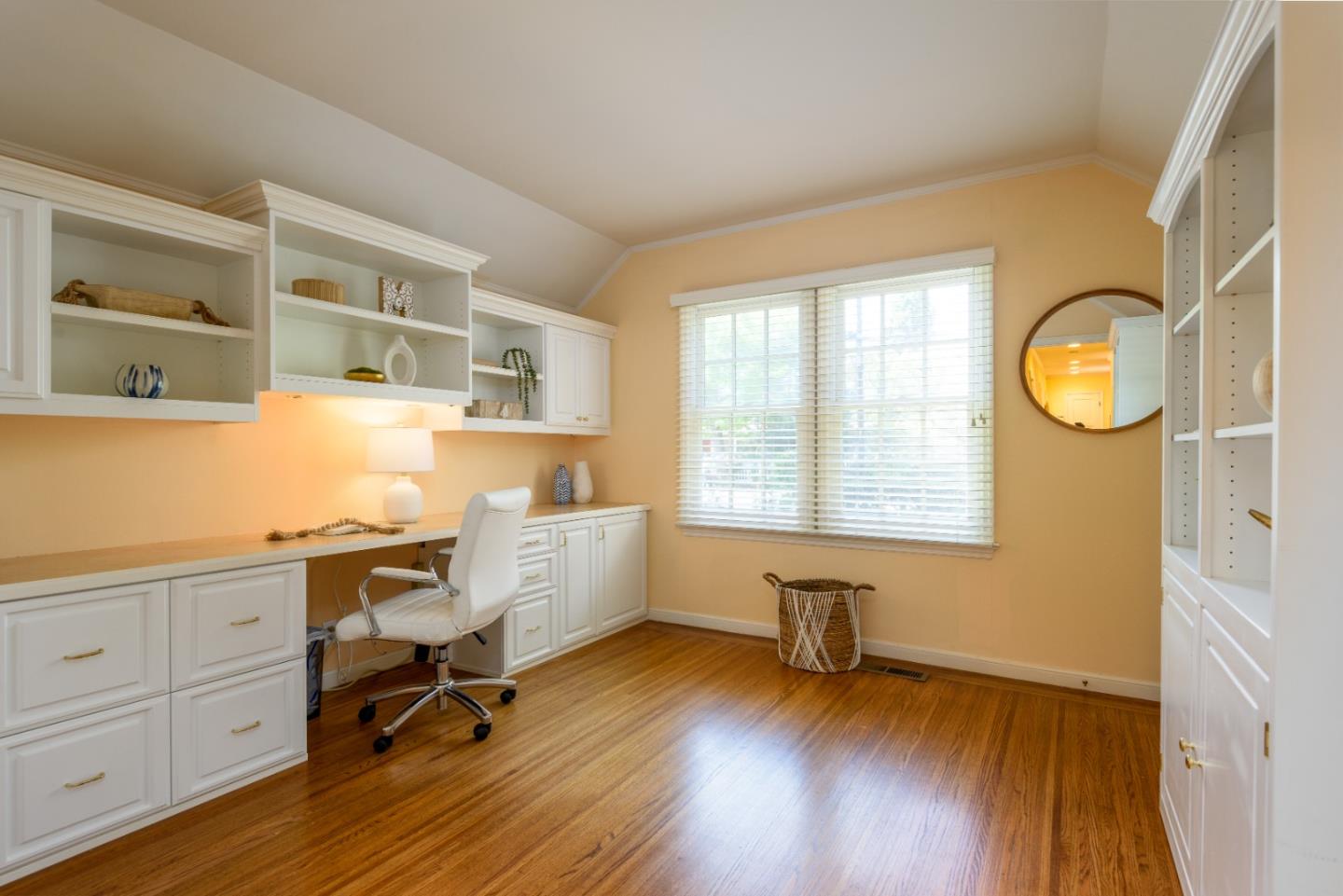 Detail Gallery Image 12 of 34 For 460 Olive St, Menlo Park,  CA 94025 - 3 Beds | 2 Baths