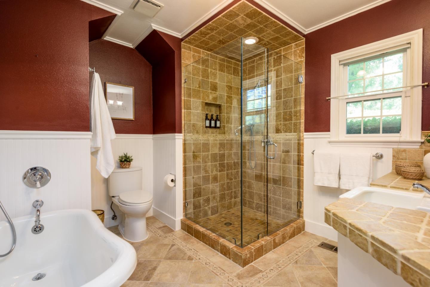 Detail Gallery Image 13 of 34 For 460 Olive St, Menlo Park,  CA 94025 - 3 Beds | 2 Baths