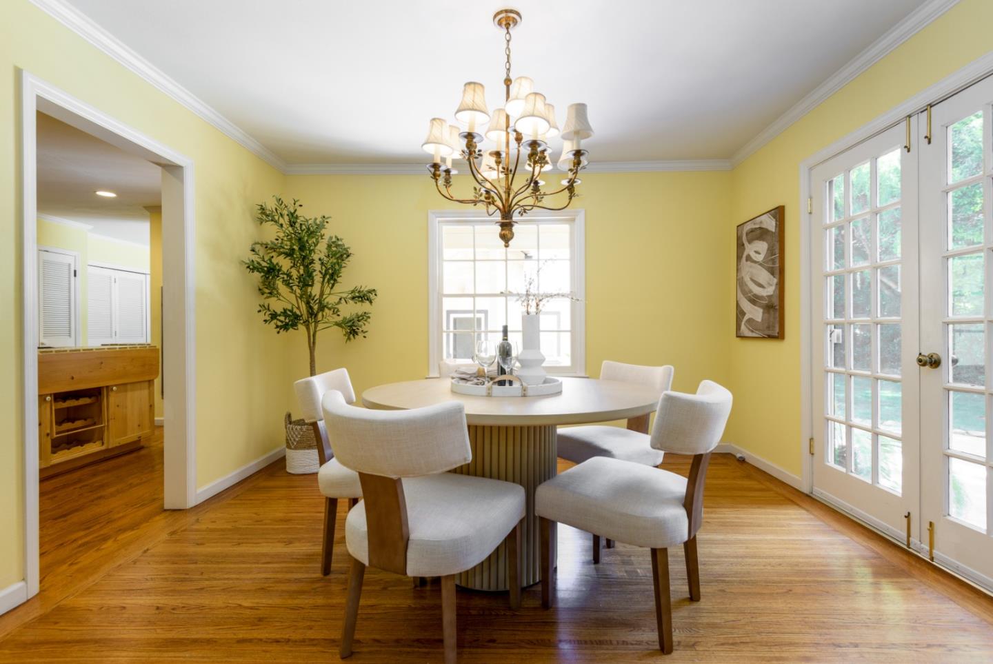 Detail Gallery Image 9 of 34 For 460 Olive St, Menlo Park,  CA 94025 - 3 Beds | 2 Baths