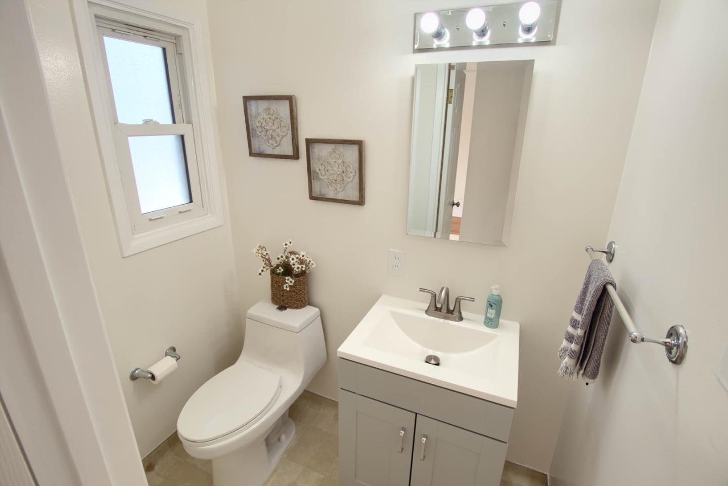 Detail Gallery Image 13 of 17 For 2212 Arleen Way, San Jose,  CA 95130 - 3 Beds | 1/1 Baths