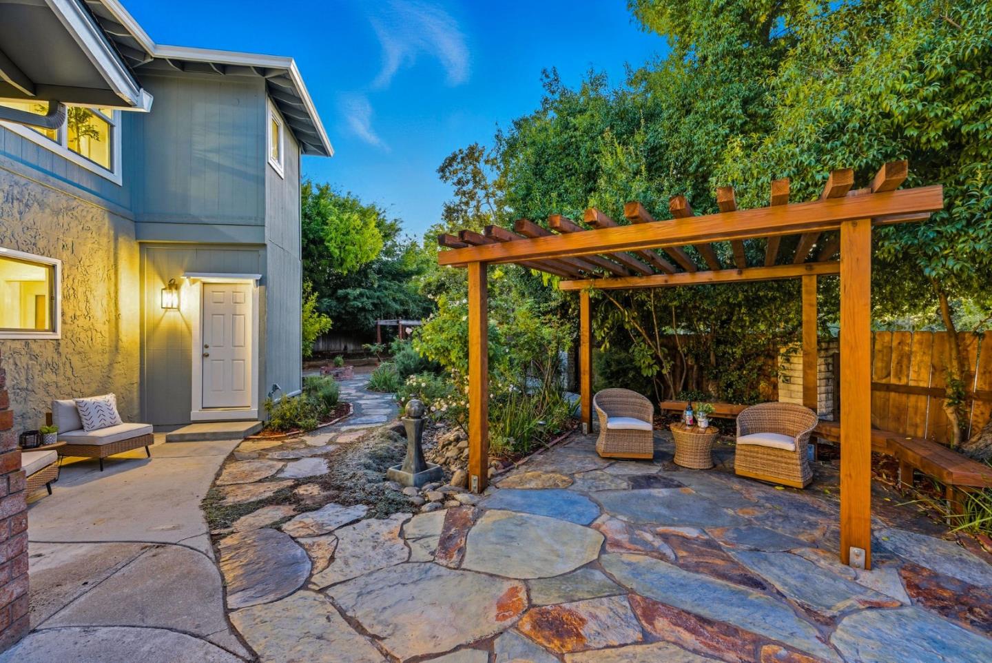 Detail Gallery Image 10 of 85 For 1423 Dot Ct, San Jose,  CA 95120 - 5 Beds | 4 Baths