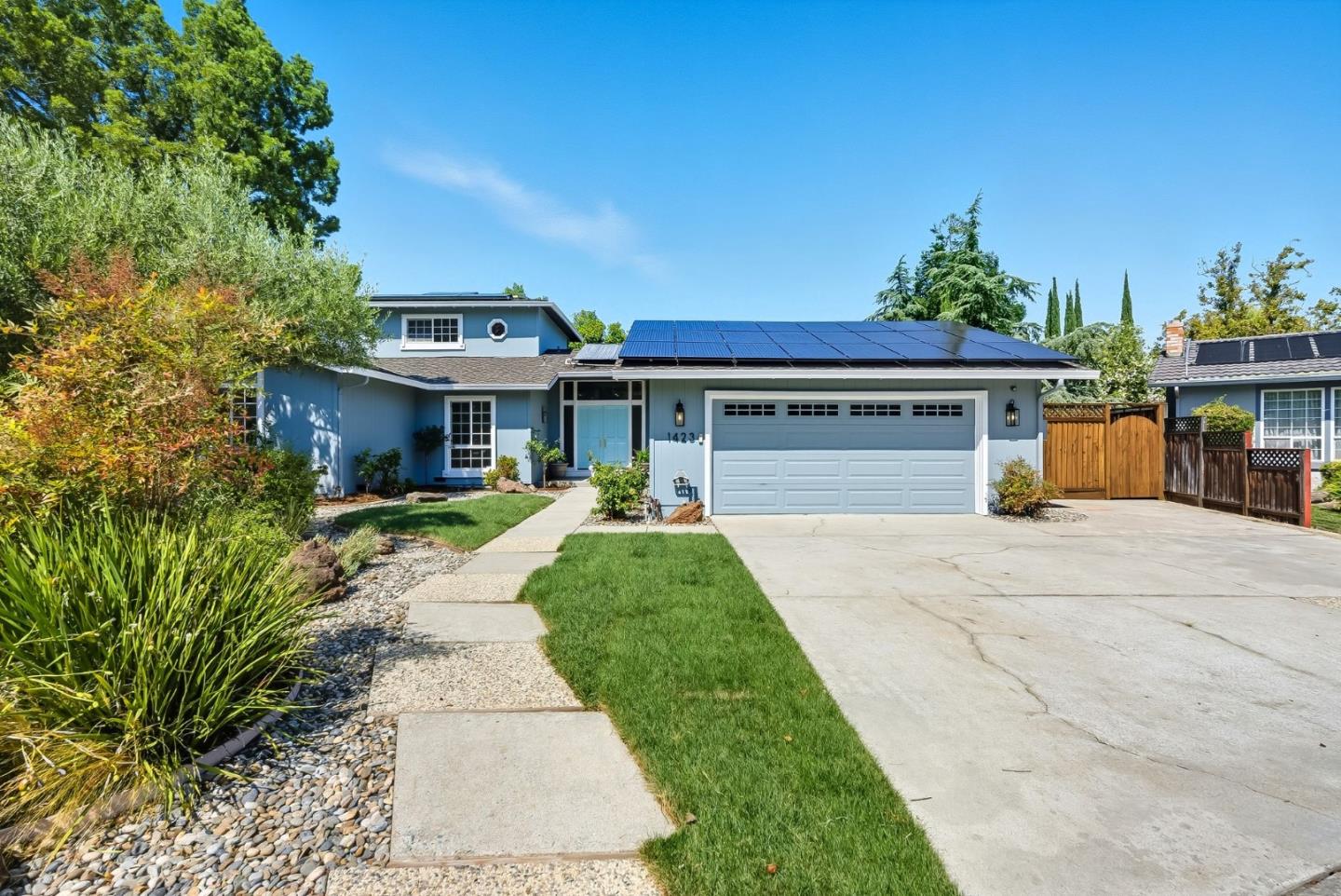 Detail Gallery Image 12 of 85 For 1423 Dot Ct, San Jose,  CA 95120 - 5 Beds | 4 Baths
