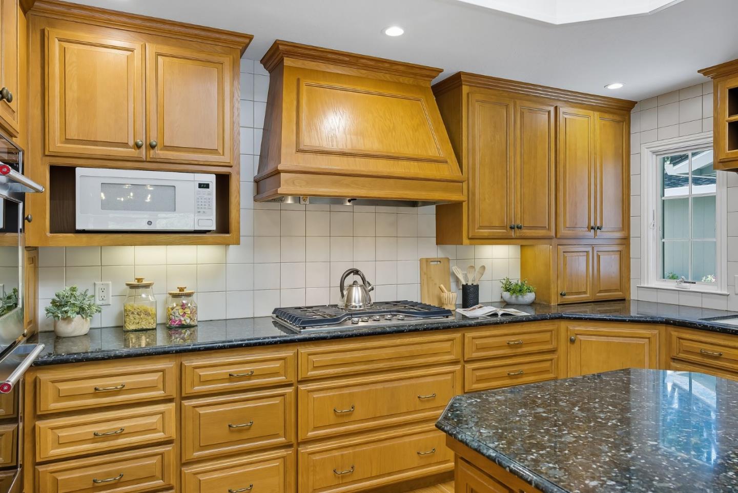 Detail Gallery Image 33 of 85 For 1423 Dot Ct, San Jose,  CA 95120 - 5 Beds | 4 Baths
