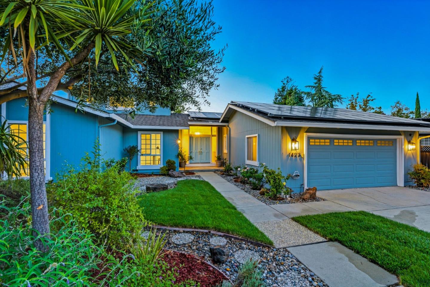 Detail Gallery Image 4 of 85 For 1423 Dot Ct, San Jose,  CA 95120 - 5 Beds | 4 Baths