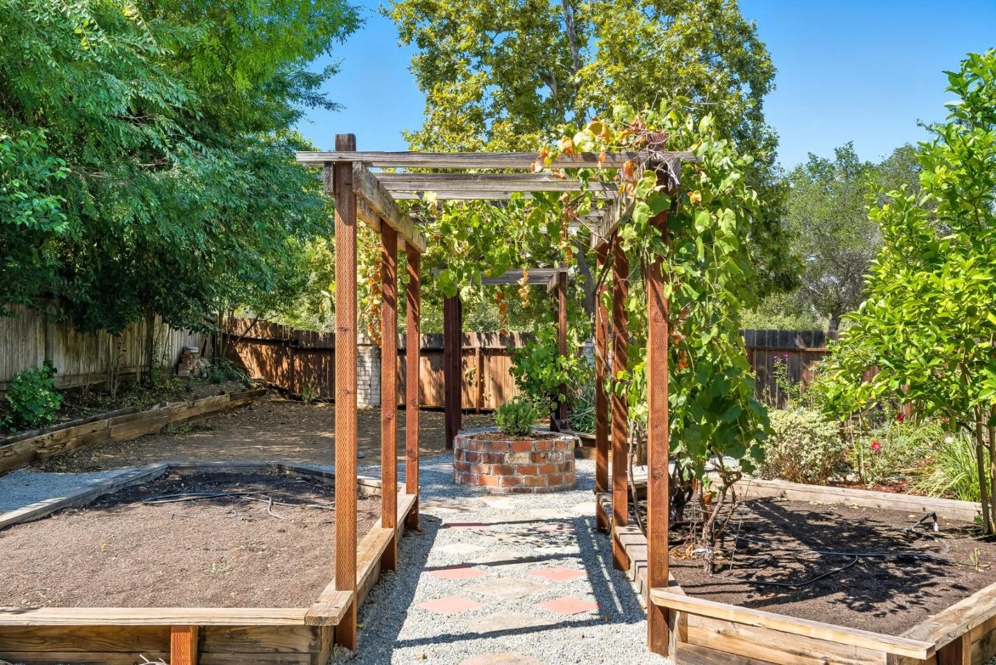 Detail Gallery Image 68 of 85 For 1423 Dot Ct, San Jose,  CA 95120 - 5 Beds | 4 Baths