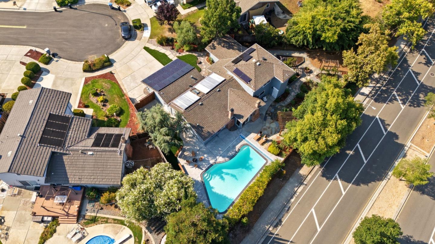 Detail Gallery Image 78 of 85 For 1423 Dot Ct, San Jose,  CA 95120 - 5 Beds | 4 Baths