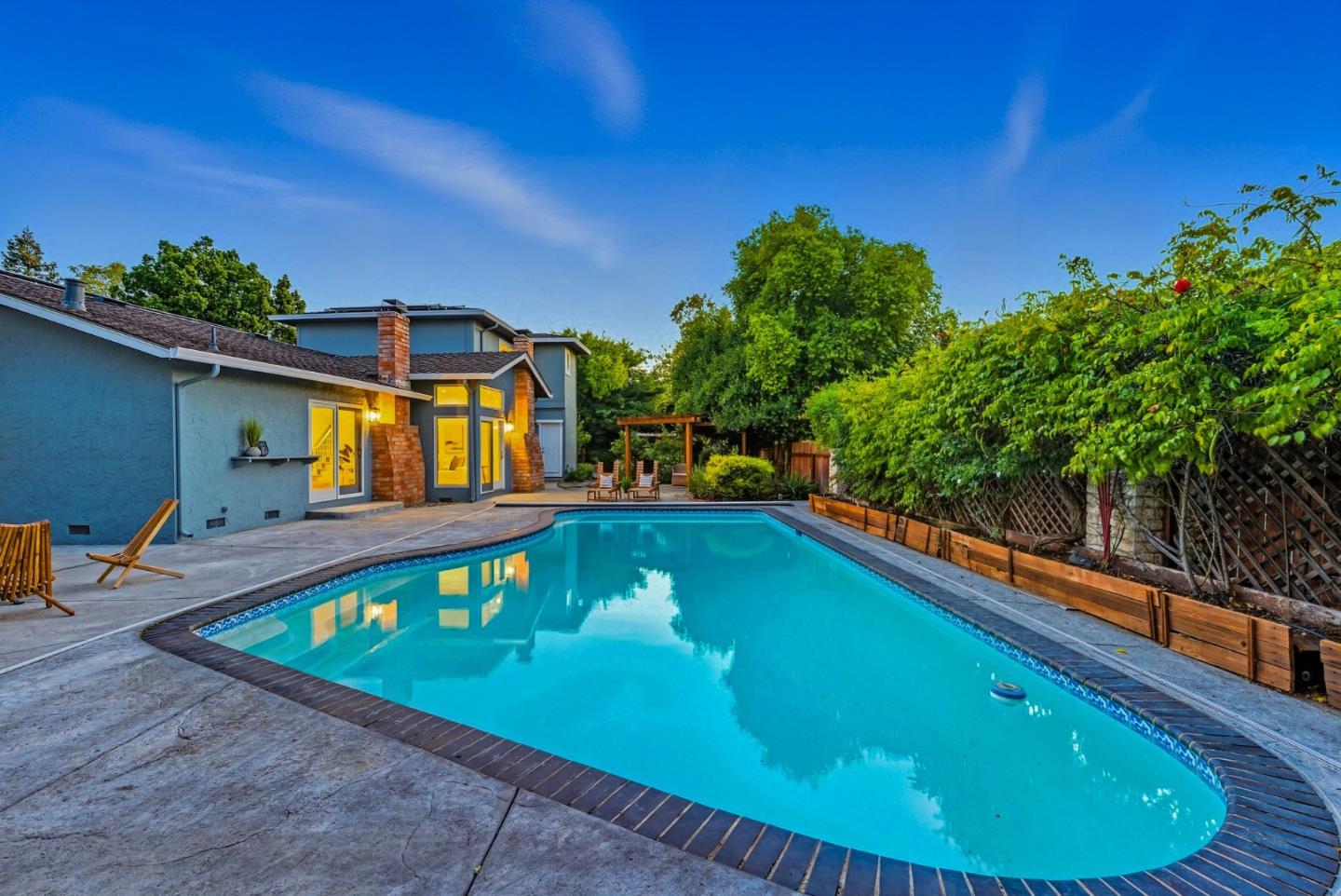 Detail Gallery Image 8 of 85 For 1423 Dot Ct, San Jose,  CA 95120 - 5 Beds | 4 Baths