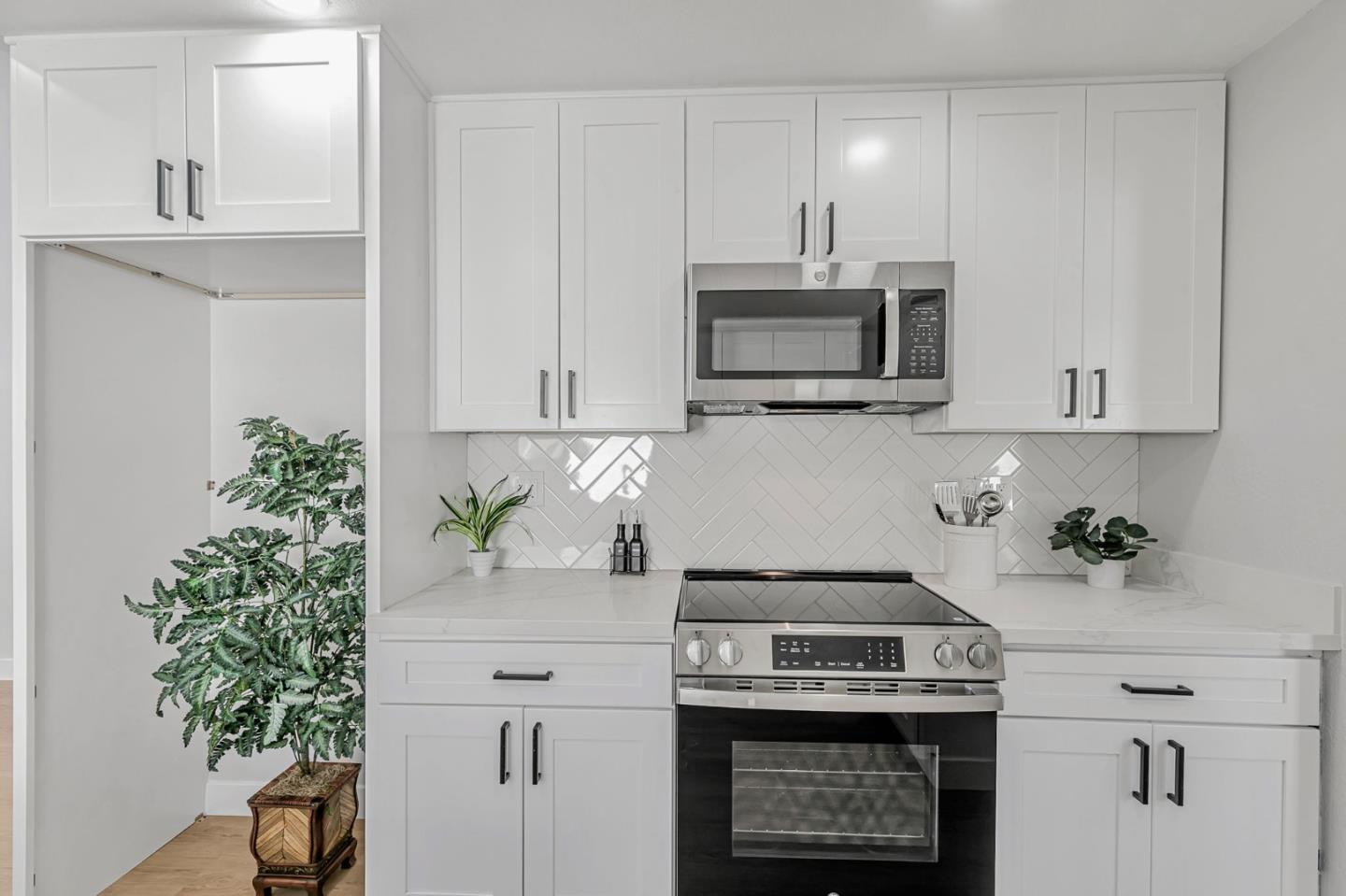 Detail Gallery Image 17 of 50 For 1398 Vance Dr, San Jose,  CA 95132 - 4 Beds | 2/1 Baths