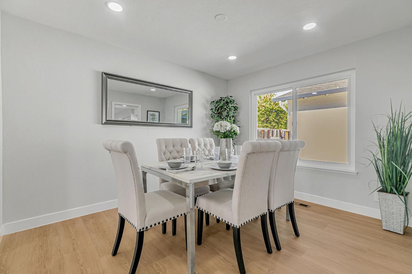 Detail Gallery Image 20 of 50 For 1398 Vance Dr, San Jose,  CA 95132 - 4 Beds | 2/1 Baths