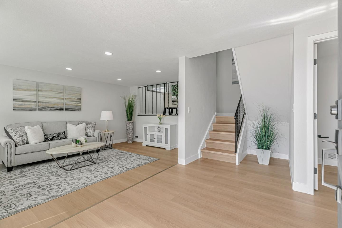 Detail Gallery Image 5 of 50 For 1398 Vance Dr, San Jose,  CA 95132 - 4 Beds | 2/1 Baths