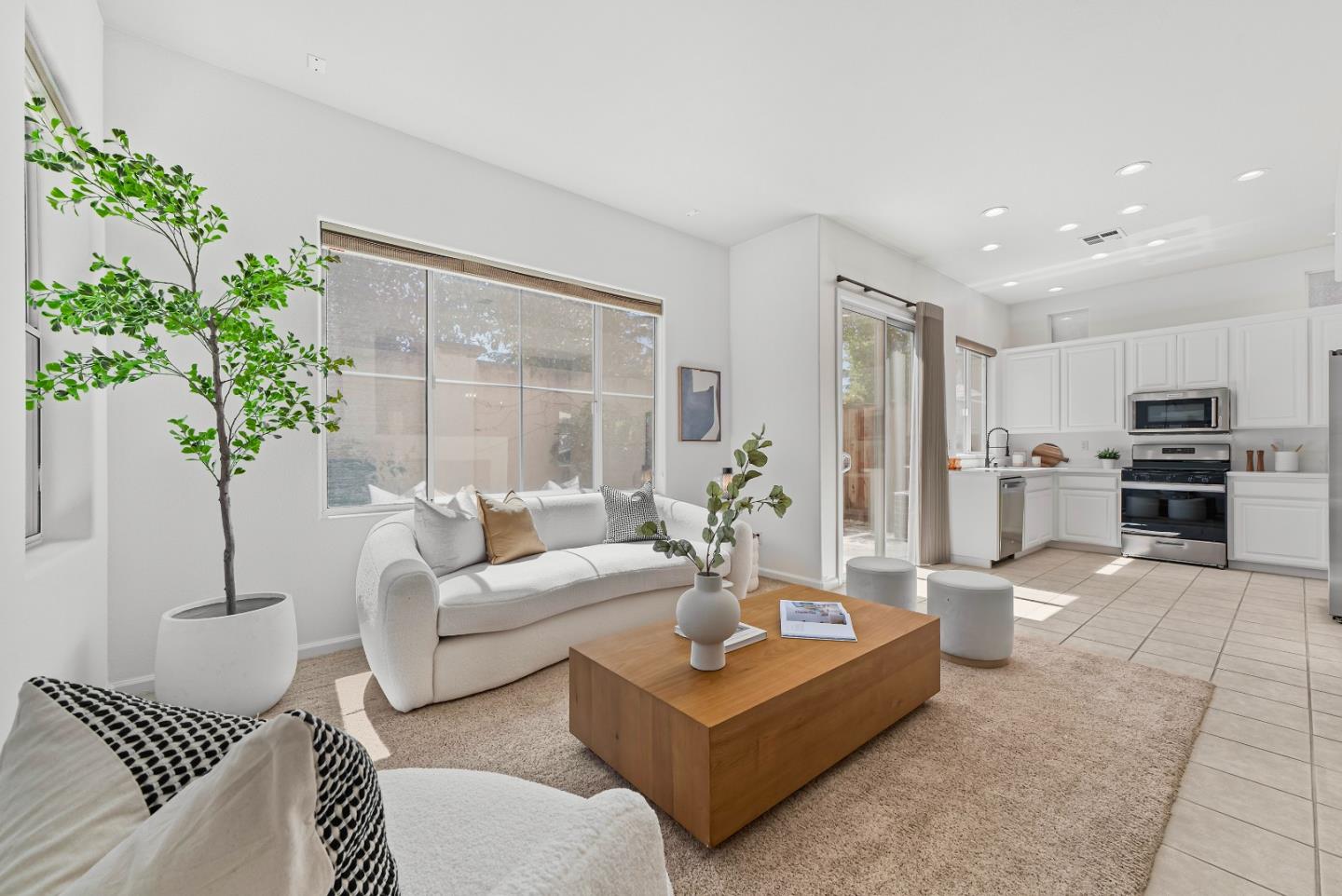 Detail Gallery Image 10 of 58 For 427 Nicholas Dr, Mountain View,  CA 94043 - 4 Beds | 2/1 Baths