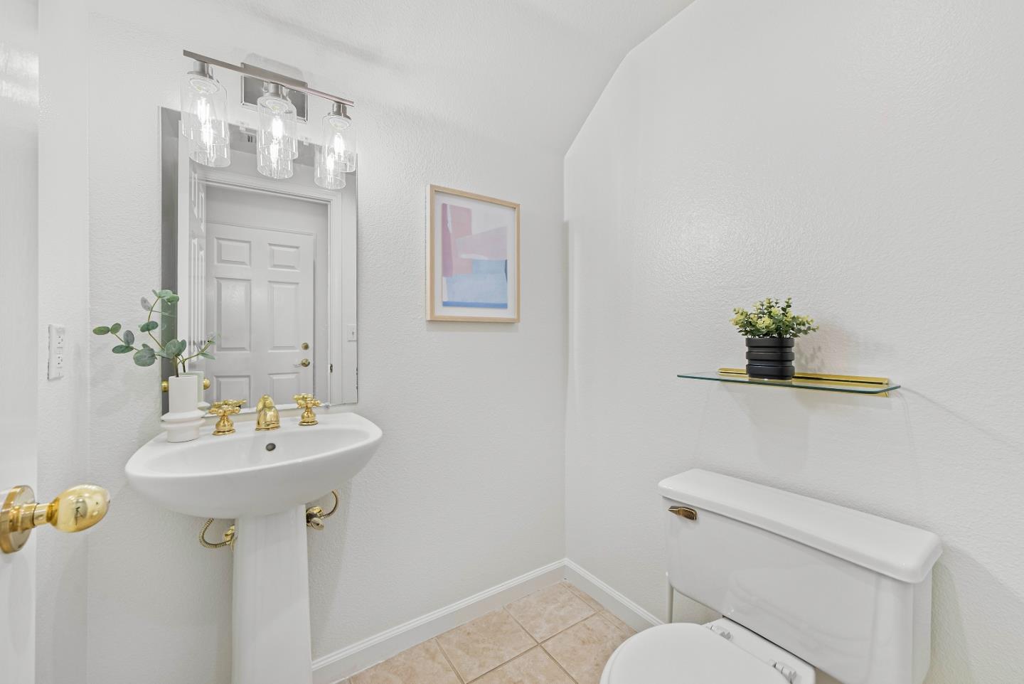 Detail Gallery Image 16 of 58 For 427 Nicholas Dr, Mountain View,  CA 94043 - 4 Beds | 2/1 Baths