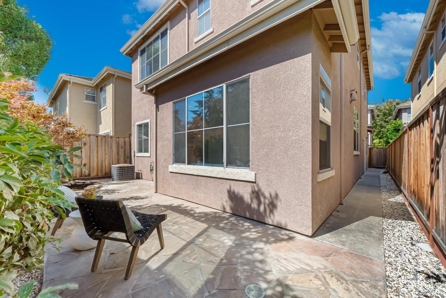 Detail Gallery Image 35 of 58 For 427 Nicholas Dr, Mountain View,  CA 94043 - 4 Beds | 2/1 Baths