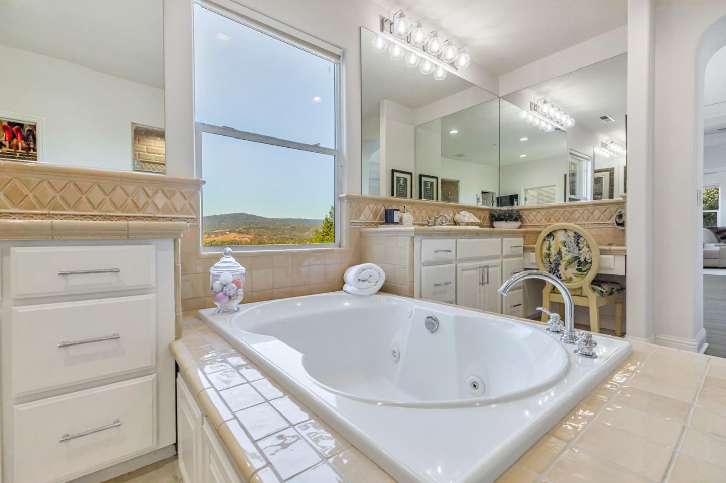 Detail Gallery Image 23 of 48 For 2320 Stonecress St, Gilroy,  CA 95020 - 5 Beds | 5/1 Baths