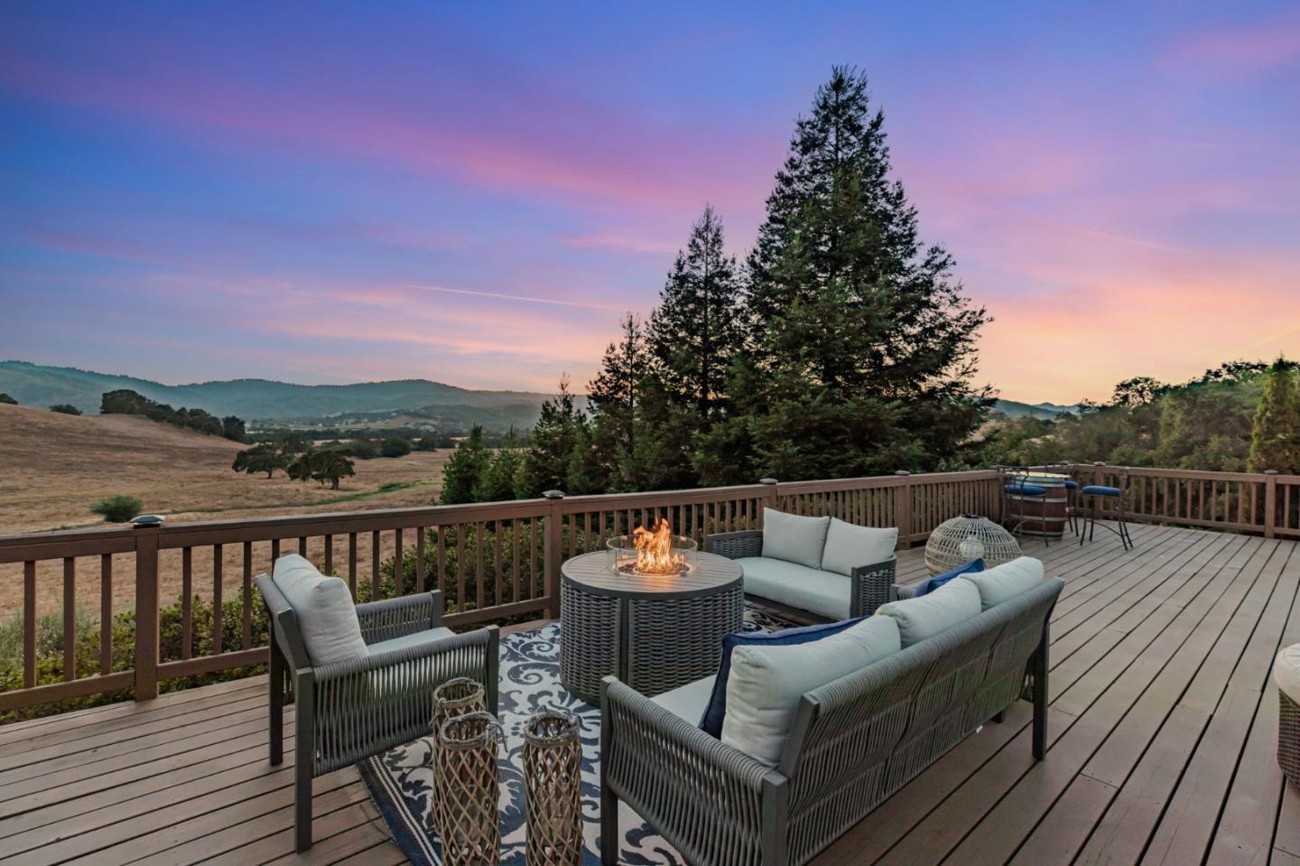 Detail Gallery Image 3 of 48 For 2320 Stonecress St, Gilroy,  CA 95020 - 5 Beds | 5/1 Baths