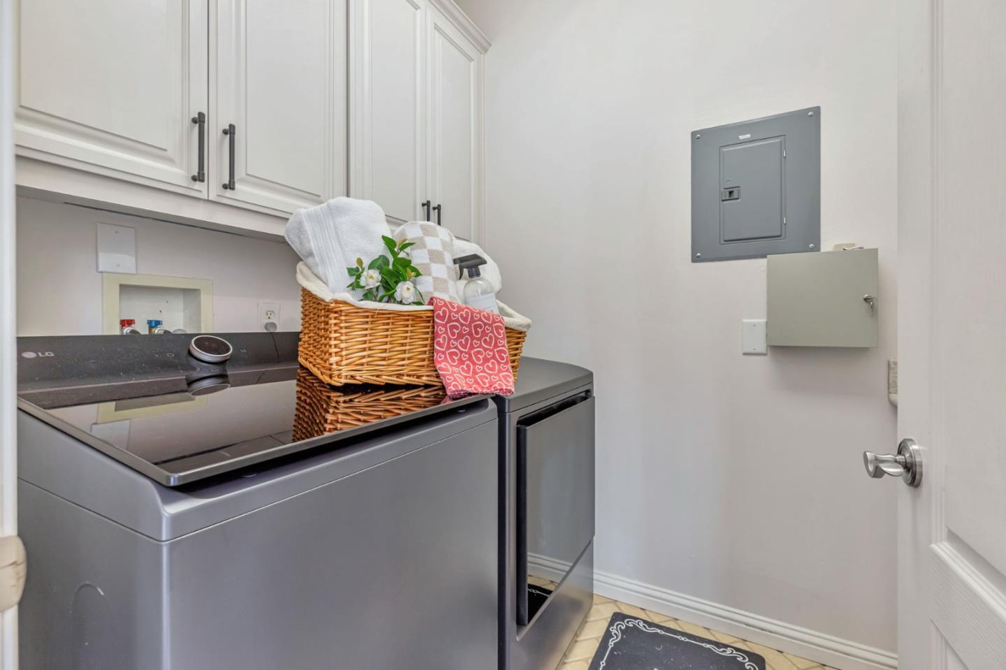 Detail Gallery Image 31 of 48 For 2320 Stonecress St, Gilroy,  CA 95020 - 5 Beds | 5/1 Baths