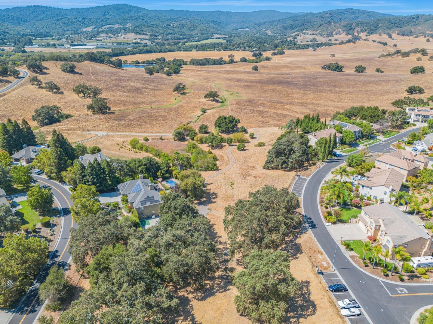 Detail Gallery Image 44 of 48 For 2320 Stonecress St, Gilroy,  CA 95020 - 5 Beds | 5/1 Baths
