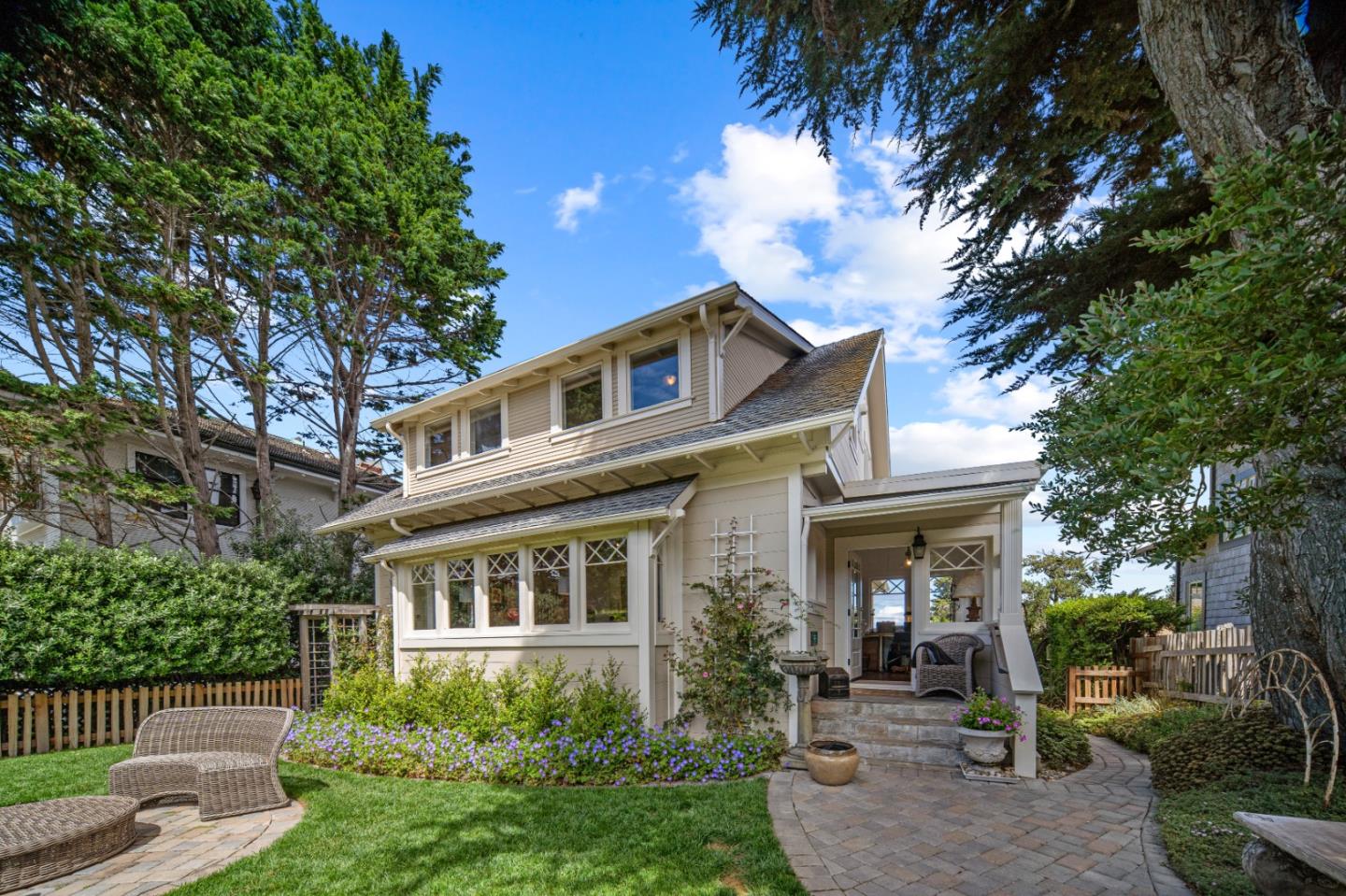 Detail Gallery Image 11 of 41 For 187 Sloat Ave, Pacific Grove,  CA 93950 - 3 Beds | 2/1 Baths