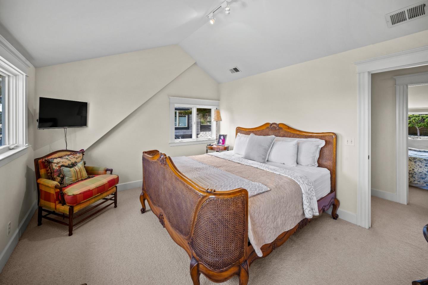 Detail Gallery Image 27 of 41 For 187 Sloat Ave, Pacific Grove,  CA 93950 - 3 Beds | 2/1 Baths