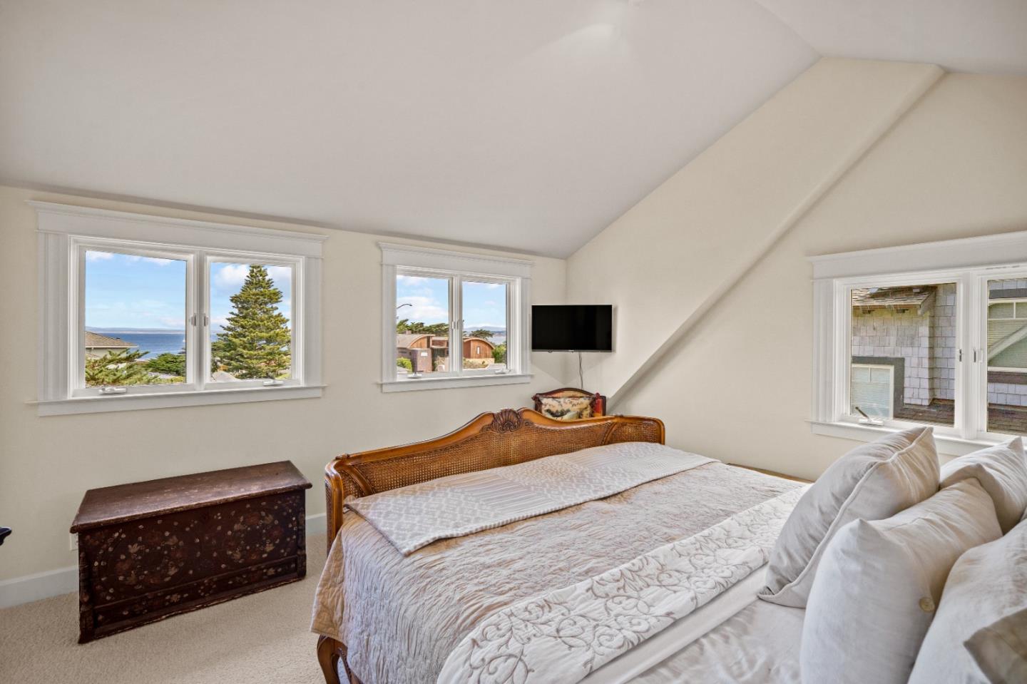 Detail Gallery Image 28 of 41 For 187 Sloat Ave, Pacific Grove,  CA 93950 - 3 Beds | 2/1 Baths