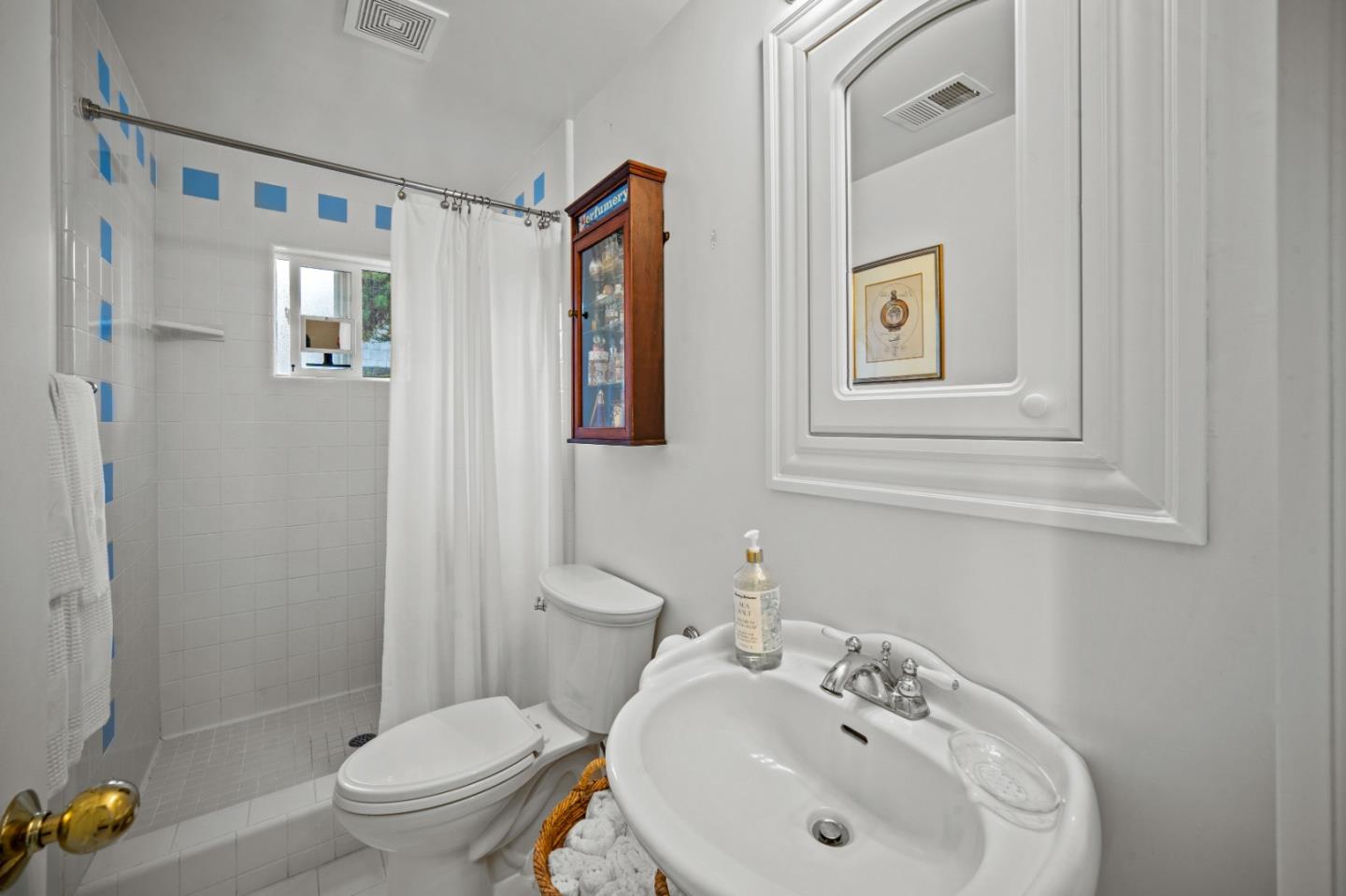 Detail Gallery Image 33 of 41 For 187 Sloat Ave, Pacific Grove,  CA 93950 - 3 Beds | 2/1 Baths